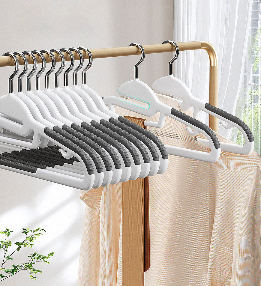 BlushBite® 20 Packs Hangers with Non-Slip Design F22