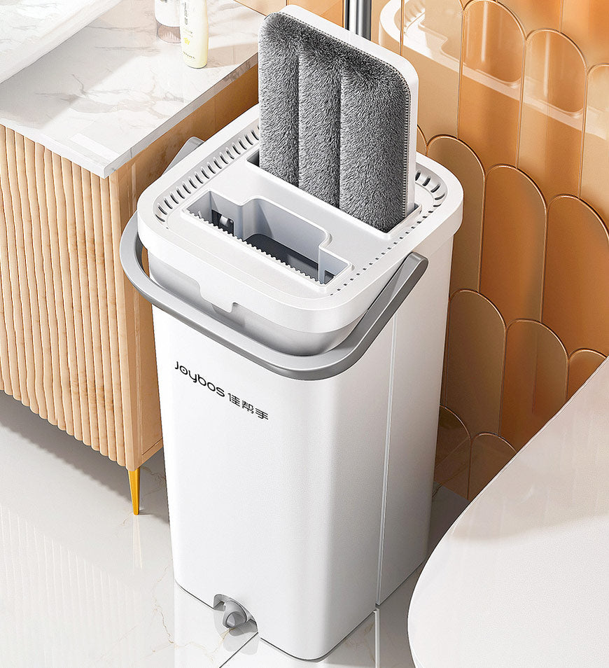 BlushBite® Hand Free Flat Mop and Bucket Set With 3 Scrapers Z117