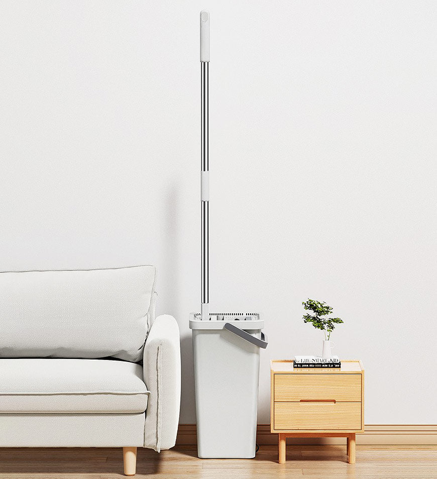 BlushBite® Hand Free Flat Mop and Bucket Set With 3 Scrapers Z117