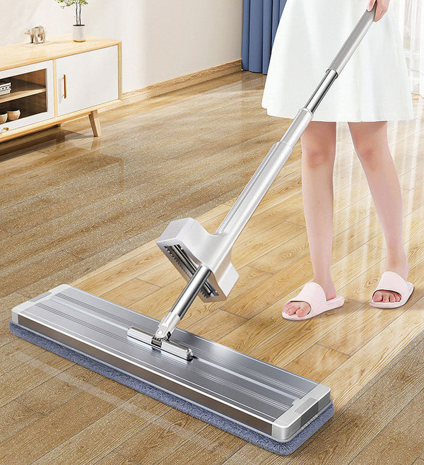 BlushBite® 16" Microfiber Mop Floor Cleaning System with 4 Mop Pads