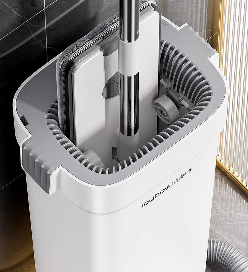 BlushBite® Flat Mop Hands-Free with Water Bucket Z60